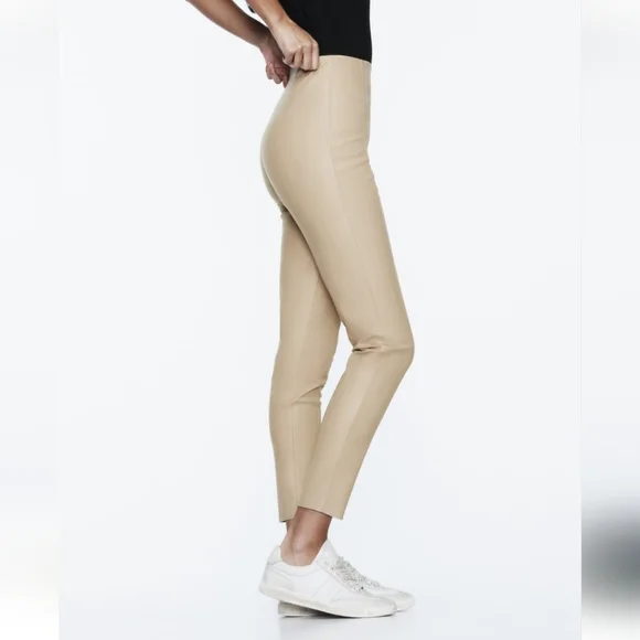 🆕️ Zara Highwaisted Faux Leather Pants
